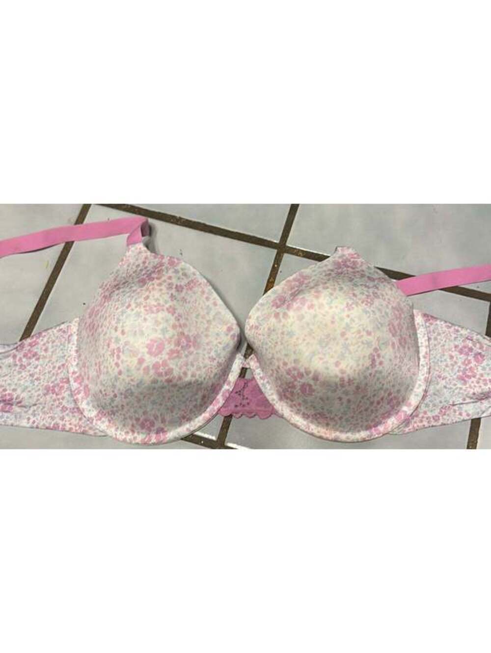 Maidenform bra size 38 C